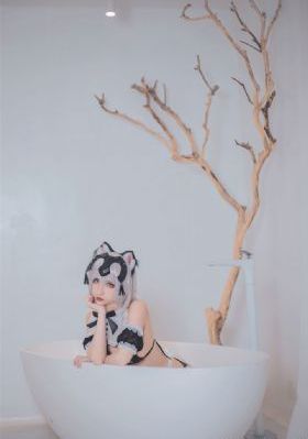 打肿臂缝小花